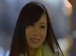池袋で見つけたハニカミ美人巨乳妻を口説きおとす！浮気チンポで寝取って中出しファック！