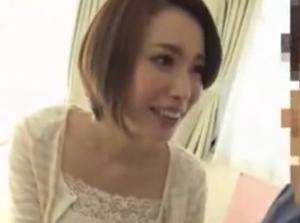端正な顔立ちとGカップ美巨乳で男たちを虜にさせる妖艶美女w人妻熟女が童貞筆おろし