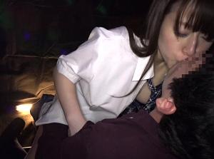 「おっパブ」指名変えを条件に新人嬢が生で挿入！！お店にナイショで挿入させる新人嬢！