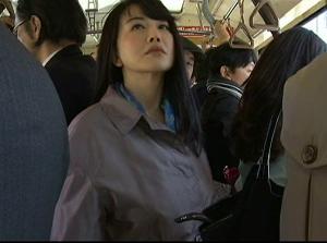 スケベでエロい 五十路の美魔女！！万引きしては店長を誘惑する露出女ｗマジでエロ杉注意ーーー❖勃起回避不能ｗｗ
