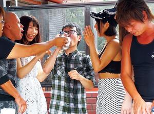 彼女の地元BBQに招かれDQNに！！寝取られた彼女が浮気乱交している真っ最中…