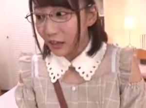 地味で清楚系な文学美女限定ナンパ！美乳おっぱいロリが膣内射精SEX！！