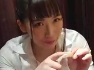 うっかり飲み過ぎて路線バス最終便に乗り遅れたOLwww巨乳おっぱいがブルブル乳揺れ最高ｗｗ