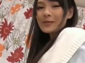 小悪魔JK 大胆パンチラ！勃起を誘う大胆痴女！