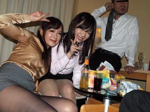 女子社員のパンツを見たりHな悪戯したのを社用カメラに記録！お酒飲んでたらハメ撮りにｗｗｗw