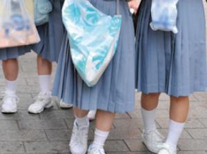 東京にやって来た田舎の素朴な修学旅行生！！田舎娘が電マ責めされ悶え狂う！