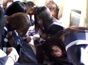 女子校生限定 高額羞恥アルバイト！激しい羞恥プレイに悶絶！