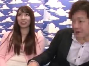 すぐに破れるラップ越しの素股ゲーム！！賞金に欲しさに流されるままファック！