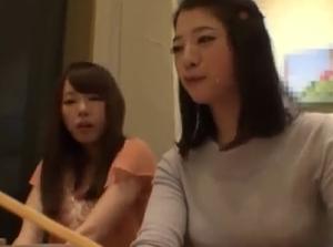 相席居酒屋でナンパした仲良し2人組をお持ち帰り！！美女とがっつりファックで悶えまくり！