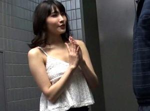 エッチな巨乳奥さん 野々宮みさと！！痴女マンコに挿入し中出し交尾！