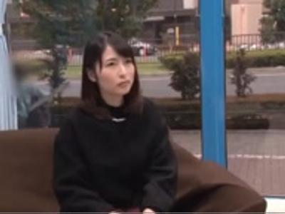 @主婦,素人@子持ちの奇麗な奥様に性感マッサージ！気持ちよくさせてそのまま寝取り不倫H！何度も見たくなるAV