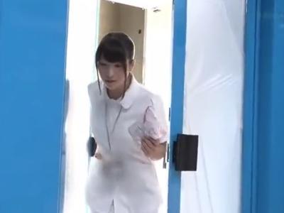 《マジックミラー》可愛い看護師さんをナンパしてお悩み相談！心優しい女の子に生挿入して中出し！今日のおかずに決定のめちゃシコ動画
