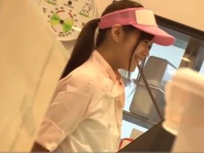 @紺野ひかる,美乳@店員さんに悪戯！声を我慢しながら必死に接客する美少女！仕事終わりに膣内射精レイプ！見ないと損な性処理動画