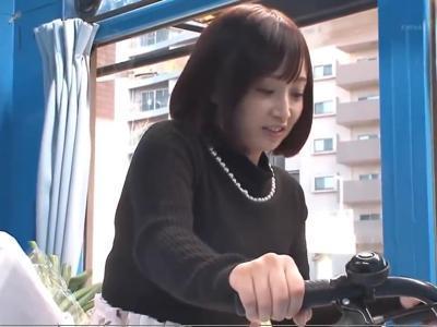 @若妻@ナンパした奥様がアクメ自転車で大量潮吹きからのムラムラが我慢できなくなってそのままH！激シコ確定