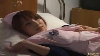 院内ベッドで着衣SEX！押しに弱そうな美脚美人ナースに強引に迫ったら出来た!!