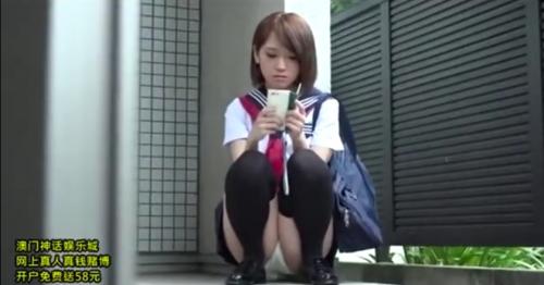 セーラー服のツンデレ美少女が、かまって欲しくてツンツンしながら、セックスに誘う。
