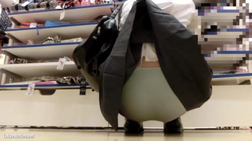 ＜盗撮逆さ撮り＞このJKの桃尻がいくつもアングルで鑑賞できます！