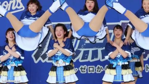 【盗撮】元気いっぱいチアリーダー達の演技をどうぞ！アソコのシミが気になる子もいました…。