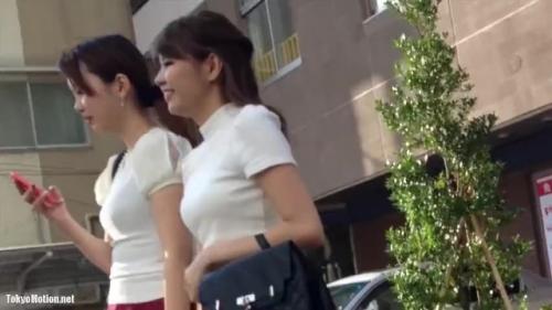 ＜P盗撮逆さ撮り＞清潔感溢れる美女のあとを追い背後からパンティ覗き！