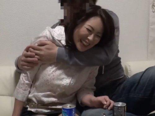 《五十路》熟カワおばさんを自宅にお持ち帰り!!! 駆け引き不要のおばちゃんはすぐにオトコを受け入れちゃうwww