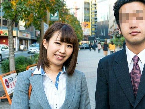 《人妻さん》「えッ!! コイツとヤルの…!?」☆お金出すので同じ職場のオトコとセックスしてみて下さいwww