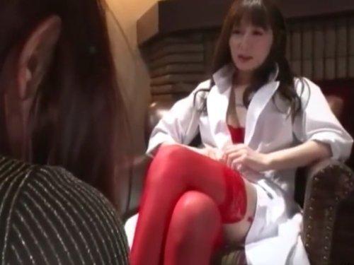 《変態クリニック》「女装癖があります。同じ女性に犯されたい…」「結構なご趣味ネ。アタシが治療してあげるわ❤」www