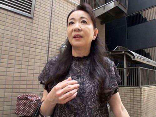 《五十路》「ヤレるの!? うれしいわぁ❤」!!! マダムの愛情一杯実技指導で童貞君は無事卒業www