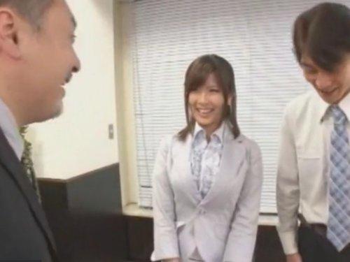 リクルートスーツ姿がエロカワな新人OLさん!!! 取引先で挨拶代わりに肉棒イジッて無毛オマ○コで顧客のおもてなしwww