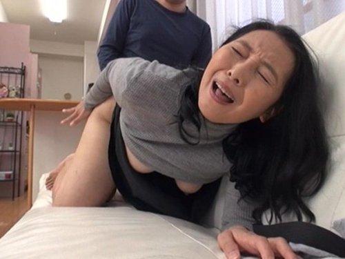《五十路》誰か私の性欲満たして…!!! 男の肉棒が恋しくてたまらないお隣りの奥さんwww