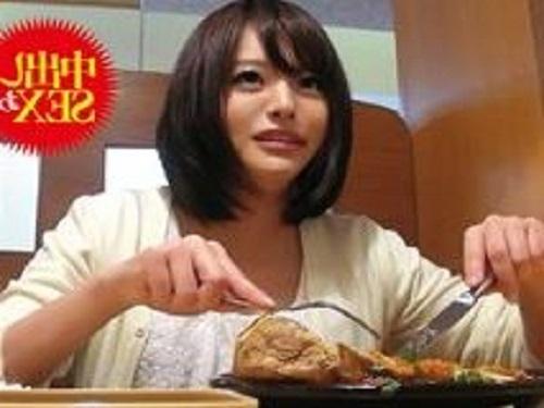 ケーキ屋さんのバイトギャルを自宅にテイクアウト!!! 美マンの中に出すwww