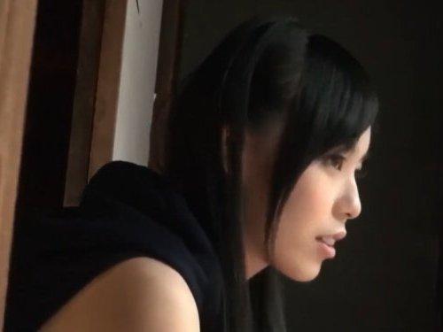 自慢の美人姉はフェラが大得意!!! 弟思いのフェラで抜いてくれるwww