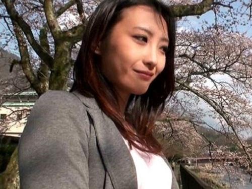 《人妻さん》清楚で可憐なイメージのしずかさん!!! 旅先での開放感に浸って普段にも増してのド淫乱マダムwww