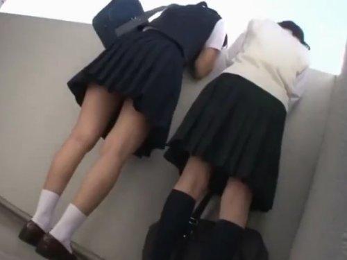 《イラマチオ》通りすがりの女子校生美少女に無慈悲な調教強制デカチンおしゃぶりwww