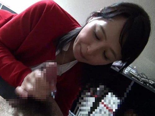 《五十路》「ほらッ こんなに大っきくなっちゃってガマン汁も…❤」!!! 美人おばちゃんが童貞チンポを気合の筆おろしwww