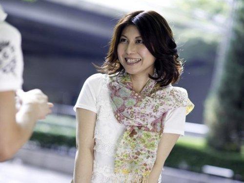《熟女ナンパ》「まぁ!! ◯◯いただいていいの!?❤」☆若者とのありえない出会いに期待度アップの美マダムwwwwww