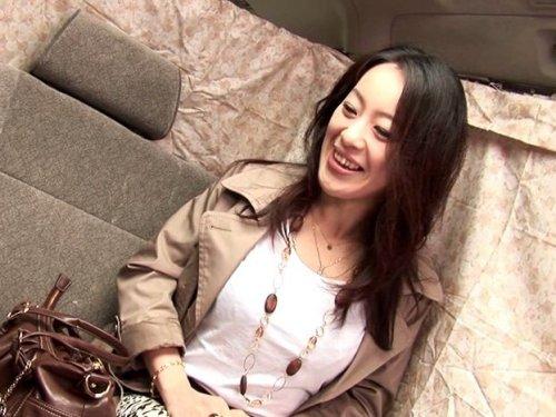 《人妻ナンパ》「下着を見せてもらえませんか…?」!!! 買い物帰りの美マダムが電マとバイブに感じまくりwww