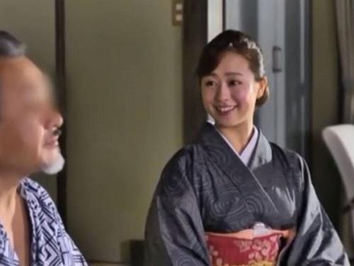 豊満ボディのおばさん女将が部屋と露天風呂でドエロなもてなしをしてくれる田舎の高級宿がすごいwww