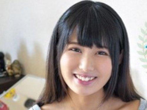 取りあえずヤッちゃう!!! 言い寄ってくる男のチンポは全て味わうビッチでかわいいJDギャルwww