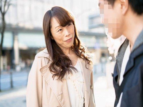 《熟女ナンパ》勇気あるおばさんの逆ナンパ!!! お金はあるけど肉棒がない有閑マダムの強引マイウェイwww