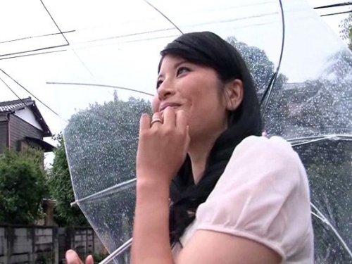 《人妻さん》無料体験マッサージで釣った近所の奥さまを性感エステで発情させて中出ししちゃうwww