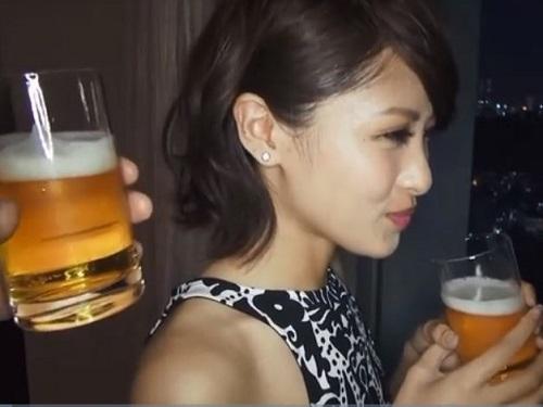 《人妻さん》実は六割超の人妻が夢見ている不倫!!! 愛無きセックスほど刺激的で気持ちいいものはないwww