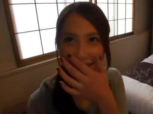 《人妻ナンパ》旦那がうらやましくなるほど美人でドエロな美マダムさん!!! 車内でネットリしゃぶって２本相手にイキまくりwww