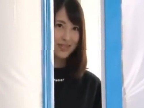 《マジックミラー号》ヒマそうに歩いてる超美人をナンパ!!! 子供に吸われたおっぱいイジられ猛発情のメロメロwww