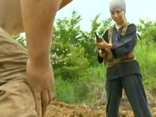《ヘンリー塚本》肉棒に飢えた女戦士!!! 勃たせて精子抜いたら後は殺すだけwww