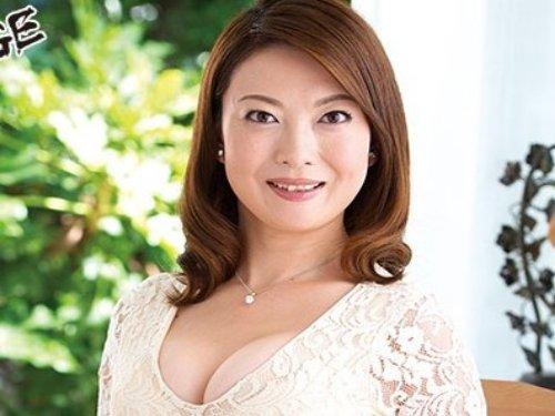 《人妻さん》42歳２児のママさん初撮り!!! 不倫チンポがうれしくてご無沙汰オマ○コすぐにユルユルwww
