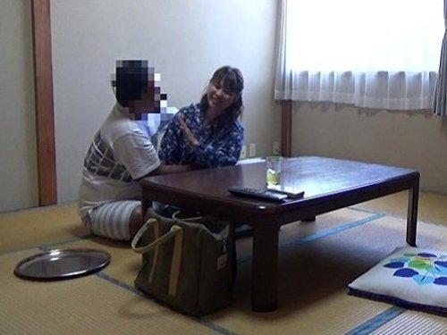 《熟女ナンパ》「なぁ いいだろ。。。」「ダメですよぉぉ。。」☆なんて言う仲居さんもチンポをしゃぶってくれましたwww