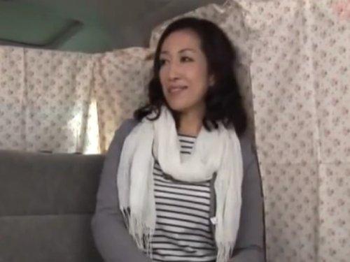 《人妻ナンパ》「ホテルで肌の温もり感じませんか!? 魂のこもった物を奥様のカラダの中に…」「少しの時間なら…❤」www