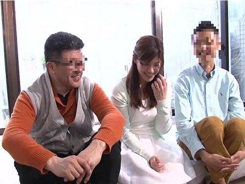 《マジックミラー号》息子に代わって妊活中の巨乳嫁と禁断の中出し交尾でヤリまくる絶倫オヤジの近親相姦www
