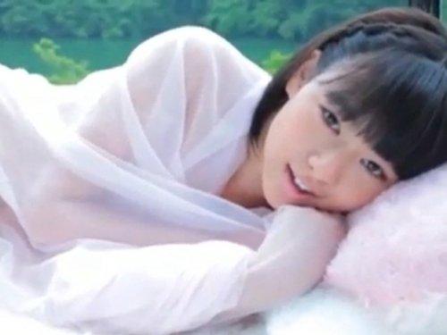 《着エロ》こんなにかわいい女の子がアナルも見せちゃうの!?