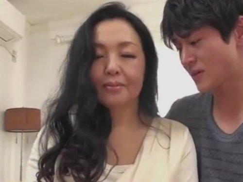 《熟女 おばさん》おデブなおばちゃんハメ倒し!!! 恥じらいながらも脂肪揺らして大悶えwww
